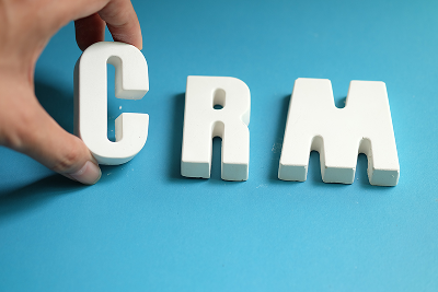 CRM pour concession : bien plus qu’un simple outil de gestion